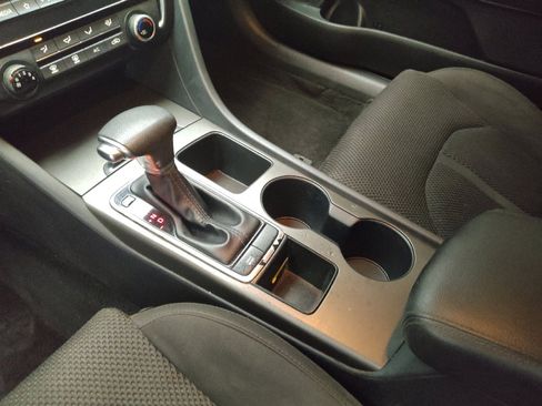 Used 2020 Kia Optima LX image 26