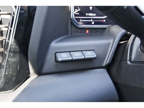 Used 2025 GMC Sierra 2500 AT4 w/ AT4 Premium Plus Package image 16