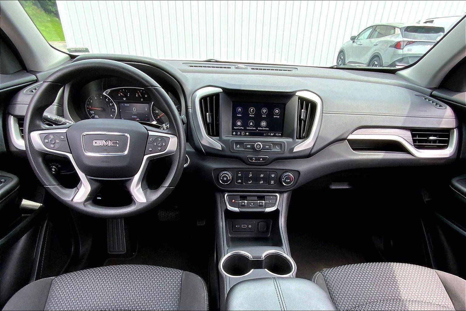 Used 2024 GMC Terrain SLE AWD/4WD image 14