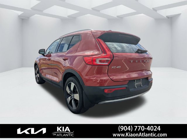 Used 2020 Volvo XC40 T5 Momentum w/ Protection Package Premier AWD/4WD image 5