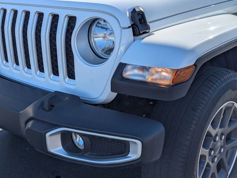 Used 2023 Jeep Gladiator Overland image 11