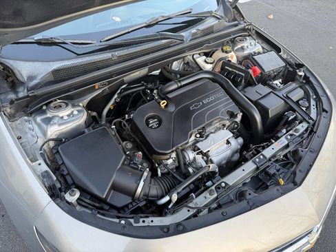 Used 2017 Chevrolet Malibu LT image 27