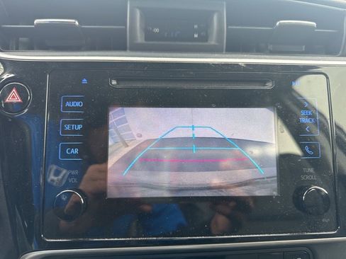 Used 2017 Toyota Corolla SE FWD image 17