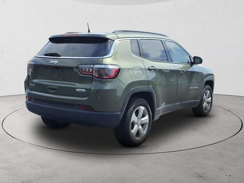 Used 2019 Jeep Compass Latitude w/ Cold Weather Group AWD/4WD image 5