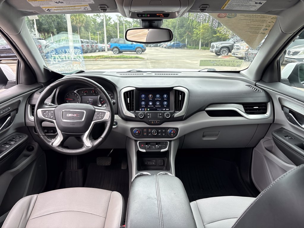 Used 2022 GMC Terrain SLT w/ Tech Package FWD image 7