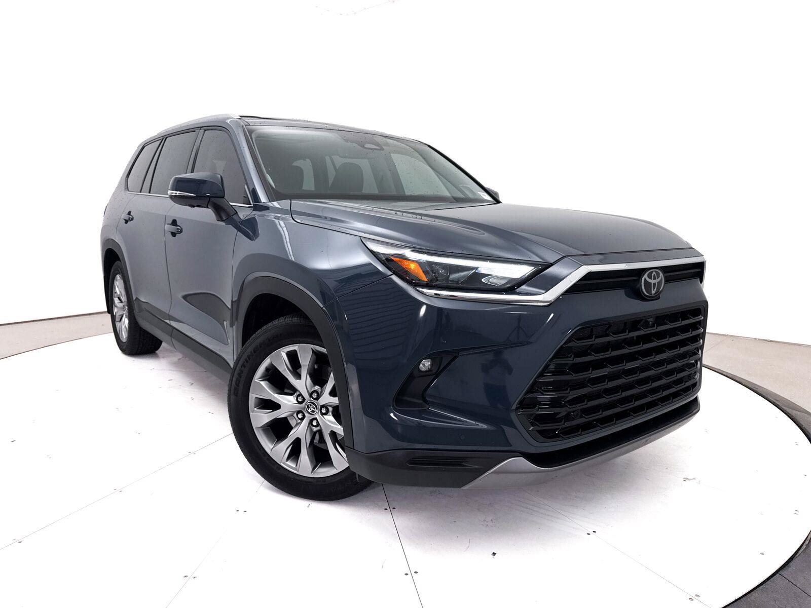 Used 2025 Toyota Grand Highlander FWD image 1