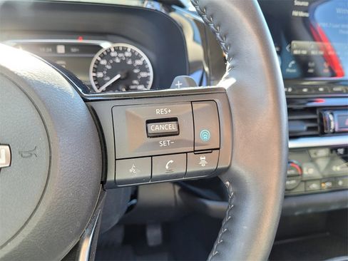 Used 2025 Nissan Pathfinder SL image 23