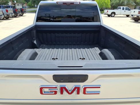 Used 2020 GMC Sierra 2500 Denali w/ Denali Ultimate Package AWD/4WD image 12