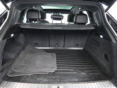 Used 2019 Porsche Cayenne image 25