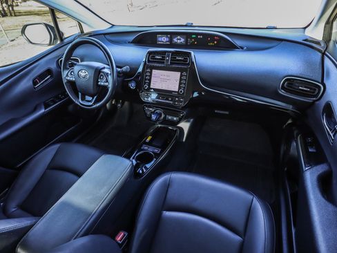 Used 2022 Toyota Prius XLE image 31