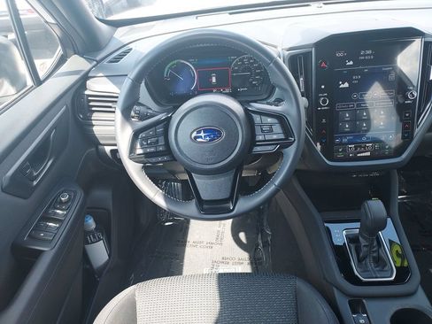 Used 2025 Subaru Forester Premium AWD/4WD image 18