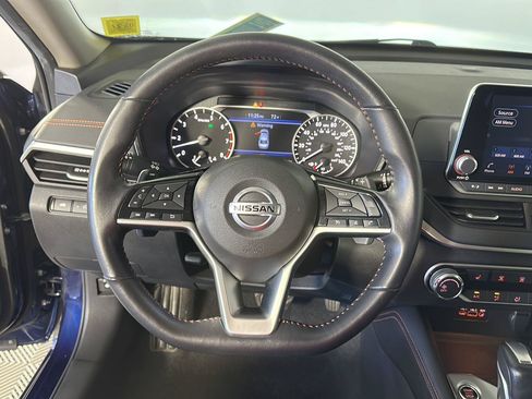 Used 2021 Nissan Altima 2.5 SR w/ SR Premium Package AWD/4WD image 13