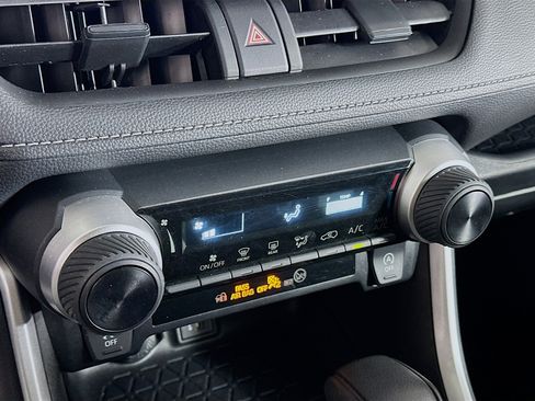 Used 2024 Toyota RAV4 LE image 23