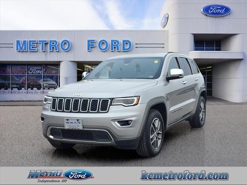 Used 2017 Jeep Grand Cherokee Limited w/ Luxury Group II image 8