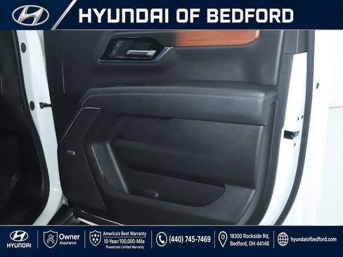Used 2025 GMC Yukon Denali AWD/4WD image 42