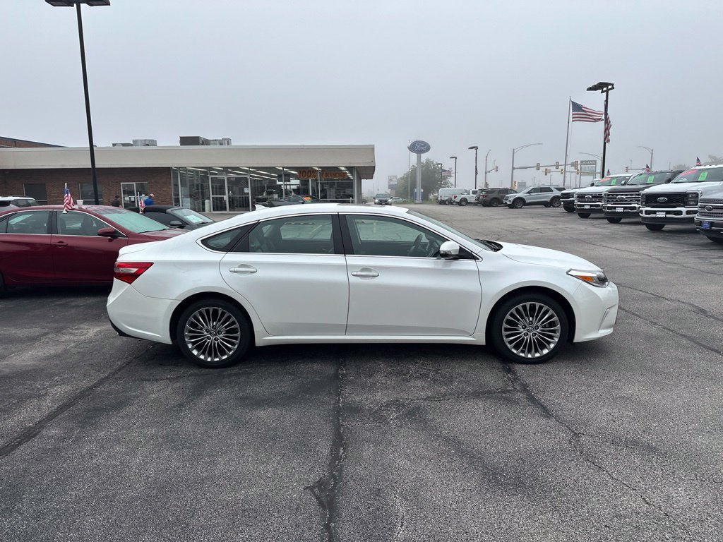 Used 2018 Toyota Avalon Limited w/ Carpet Mat Package FWD image 4
