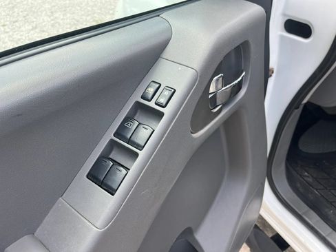 Used 2017 Nissan Frontier SV AWD/4WD image 13