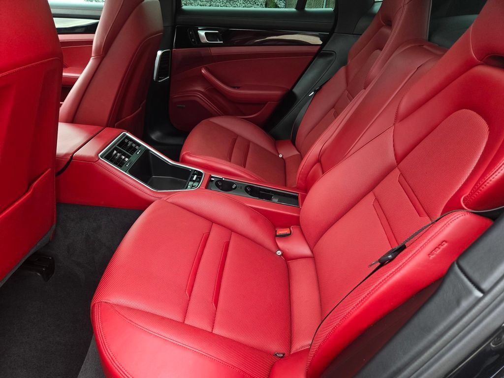 Used 2020 Porsche Panamera 4 AWD/4WD image 15