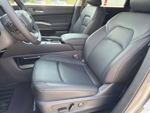 New 2026 Nissan Pathfinder SL FWD image 27