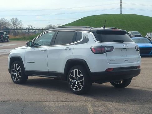 Used 2025 Jeep Compass Limited w/ Elite Group AWD/4WD image 5