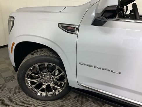 New 2026 GMC Yukon XL Denali w/ Denali Reserve Package image 39