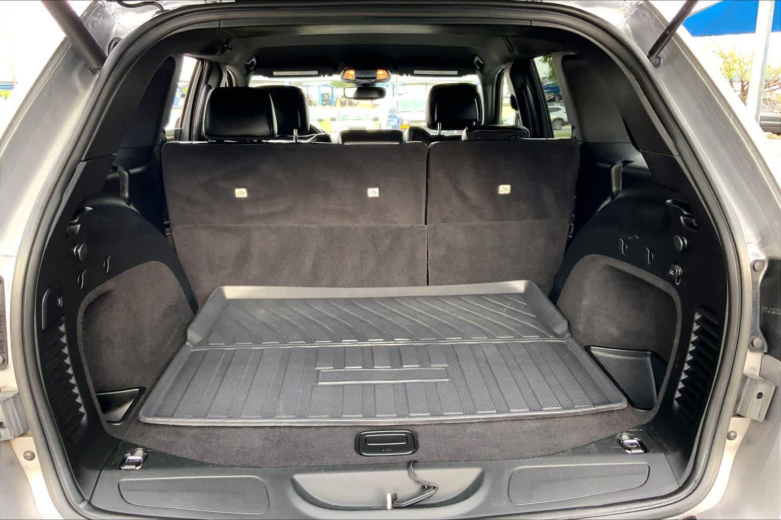 Used 2018 Jeep Grand Cherokee Altitude RWD image 34