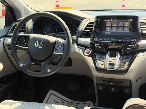 Used 2023 Honda Odyssey Elite image 14