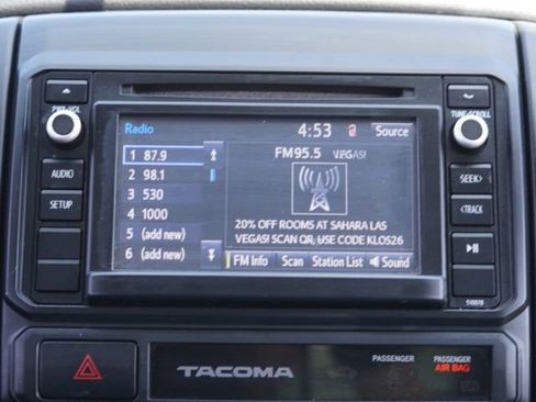 Used 2015 Toyota Tacoma 2WD Access Cab image 21