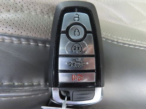 Used 2025 Ford F350 Platinum w/ Platinum Plus Package image 78