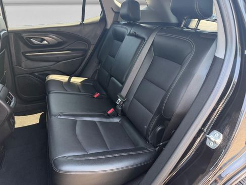 Used 2024 GMC Terrain SLT AWD/4WD image 14