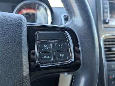 Used 2018 Dodge Grand Caravan SE image 15