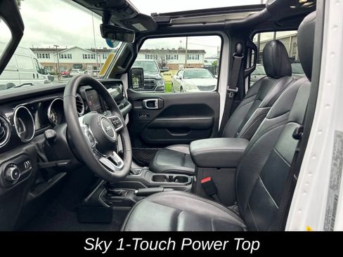 Used 2023 Jeep Wrangler Unlimited Sahara AWD/4WD image 18