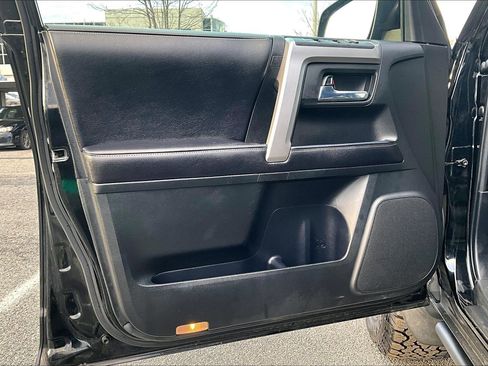 Used 2016 Toyota 4Runner SR5 Premium image 22