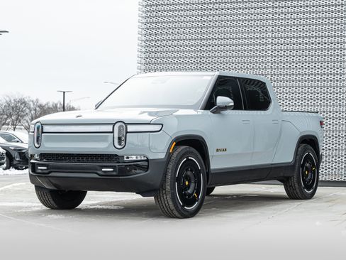 Used 2022 Rivian R1T Adventure image 7