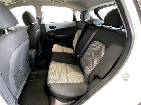 Used 2019 Hyundai Kona SE FWD image 24