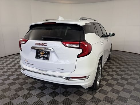 Used 2023 GMC Terrain Denali AWD/4WD image 10