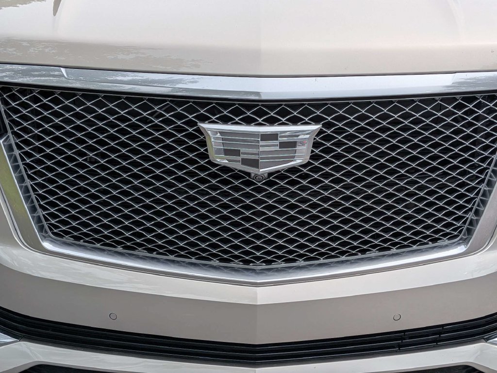 Certified 2023 Cadillac Escalade Premium Luxury Platinum w/ LPO, Radiant Package AWD/4WD image 10