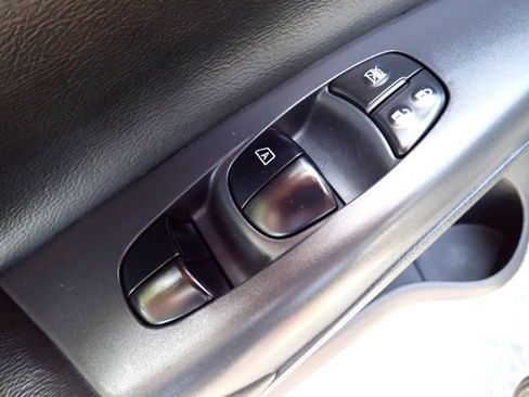 Used 2016 Nissan Sentra SR w/ SR Premium Package FWD image 13