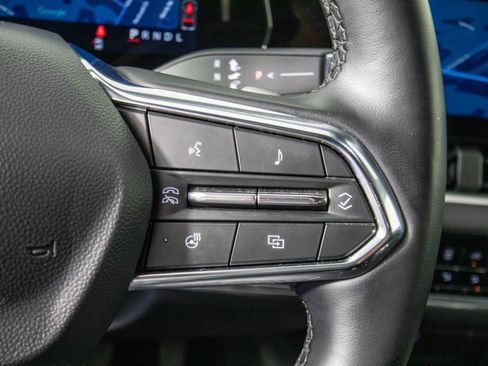 Used 2025 Chevrolet Equinox LT FWD image 19