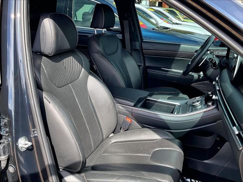 Used 2024 Hyundai Palisade Calligraphy image 8