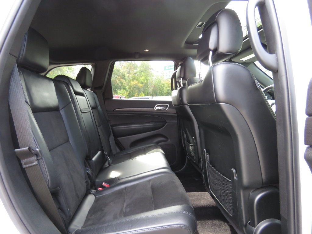 Used 2018 Jeep Grand Cherokee Altitude AWD/4WD image 16
