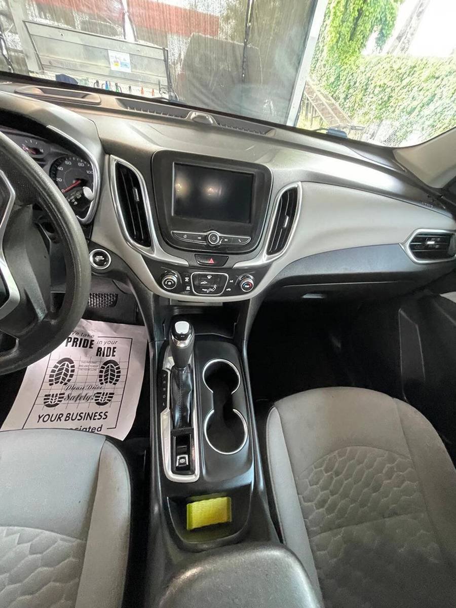 Used 2020 Chevrolet Equinox LS FWD image 9