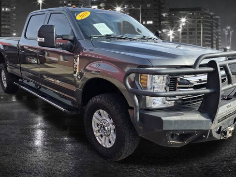 Used 2019 Ford F350 XLT w/ XLT Value Package image 4
