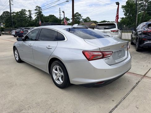 Used 2019 Chevrolet Malibu LT w/ Leather Package FWD image 6