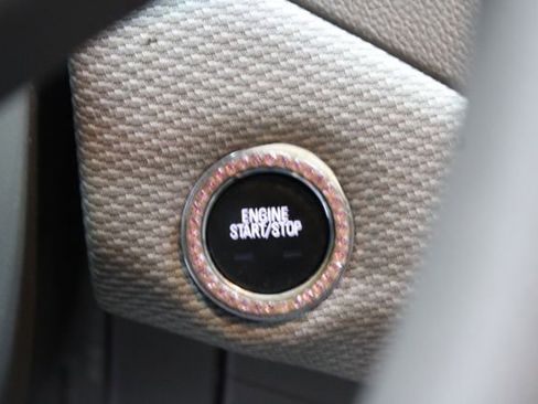 Used 2018 Chevrolet Cruze LT w/ Convenience Package FWD image 14