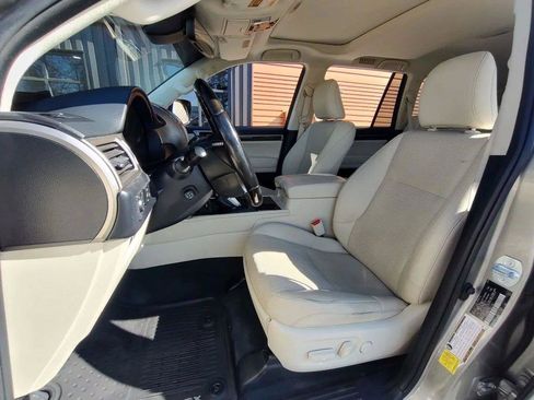 Used 2021 Lexus GX 460 Premium w/ Premium Package AWD/4WD image 10