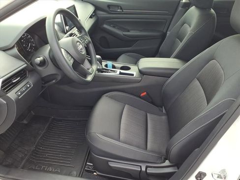 Used 2025 Nissan Altima 2.5 S image 9