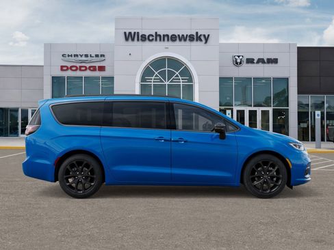 New 2026 Chrysler Pacifica Limited w/ S Appearance Package image 21
