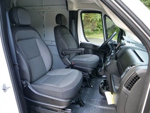 Used 2024 RAM ProMaster 2500 FWD image 27