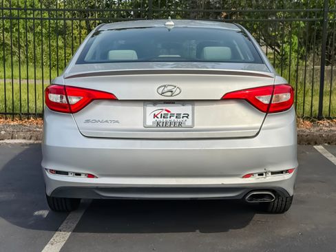 Used 2015 Hyundai Sonata SE FWD image 4